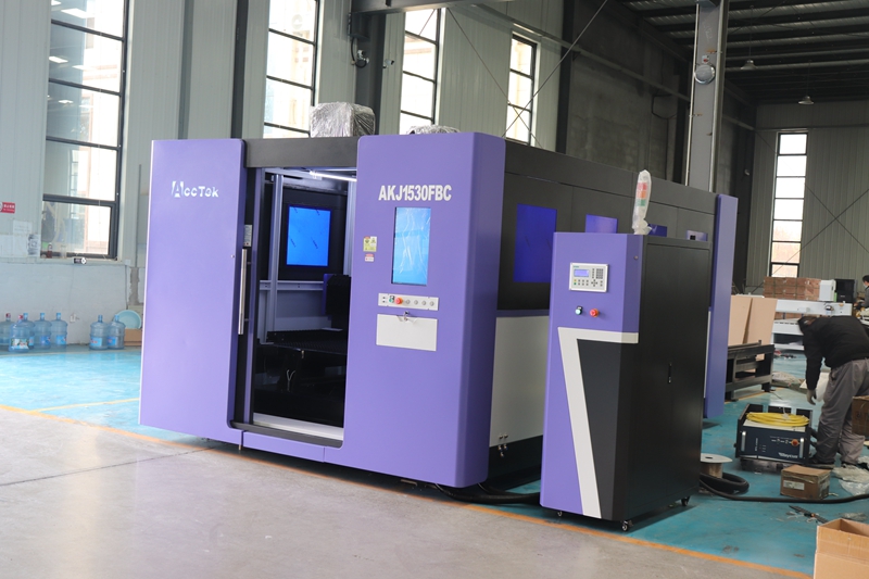 산업 3015 섬유 레이저 금속 절단기, 교환 플랫폼, - Industrial Laser Metal Cutting Machine 리뷰 및 가격